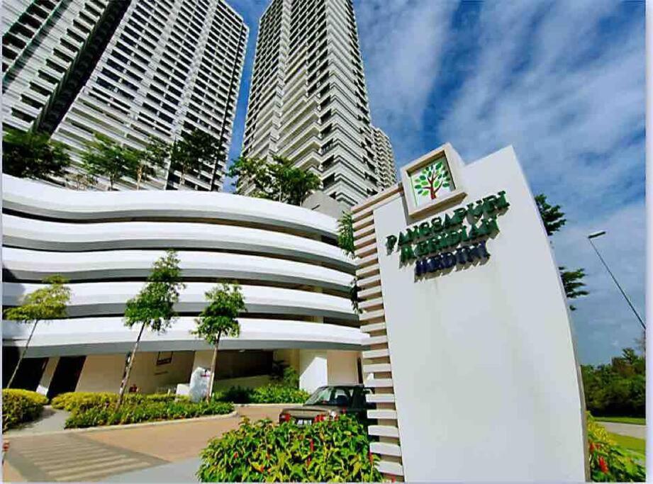 Legoland Jb Aghome Medini 3Room8Pax Bukit Indah Nusajaya  Exterior foto
